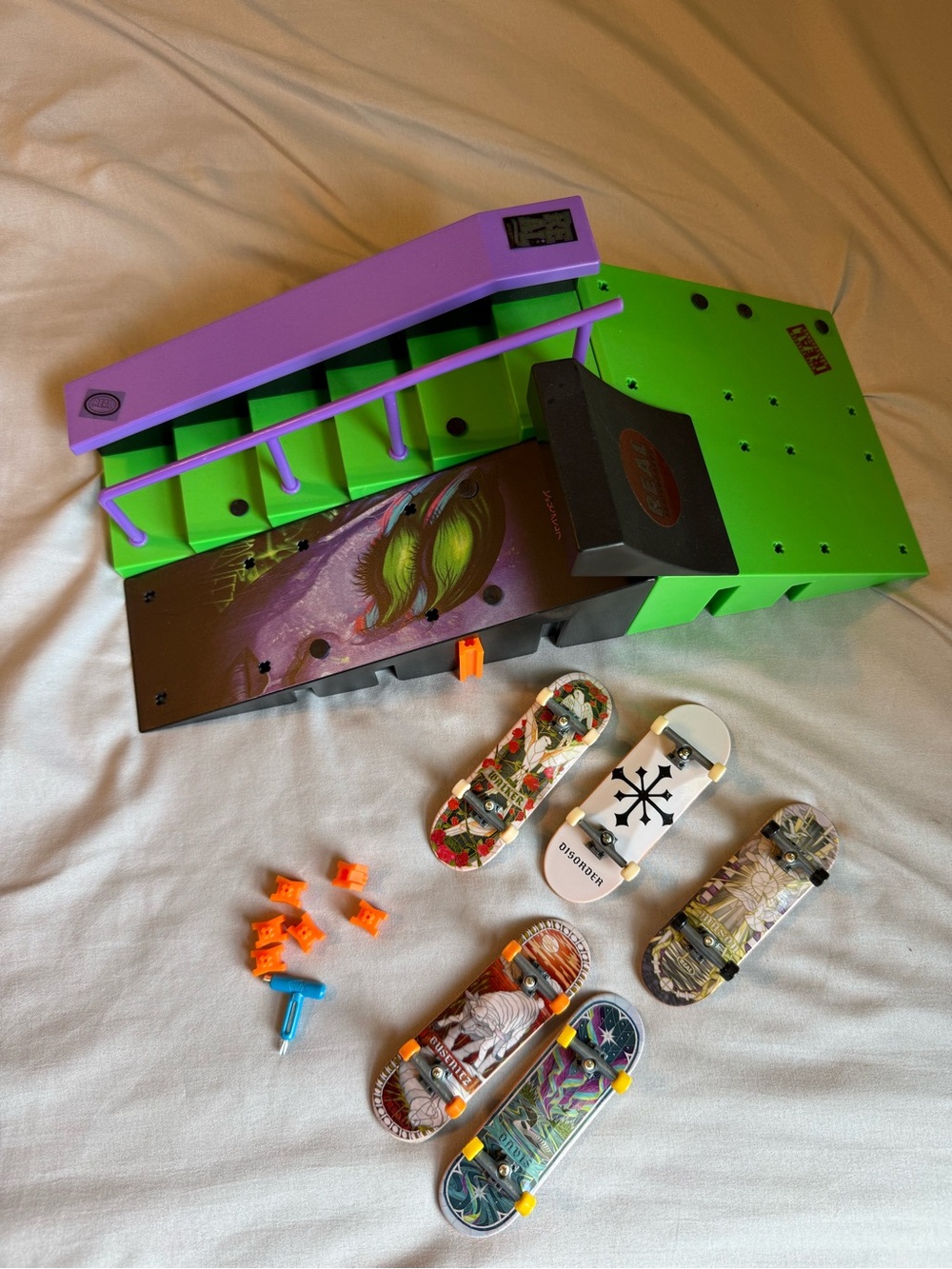 Tech Deck Nyjah Rail Shredder Fingerboard Playset Skatepark